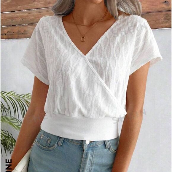 SHEIN white v neck slightly sheer top w banded hemline and cap sleeves size Lg - Picture 4 of 7